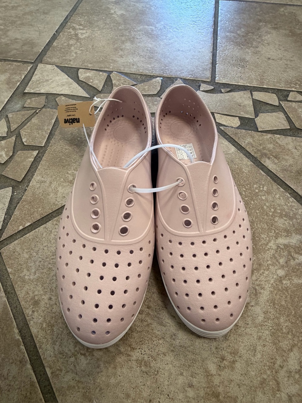 Native Shoes Jericho Slip On Dust Pink Shell White Womens 8 NWT Vegan EVA